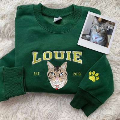 Custom Embroidered Pet Face Sweatshirt With Name For Pet Lover Gift